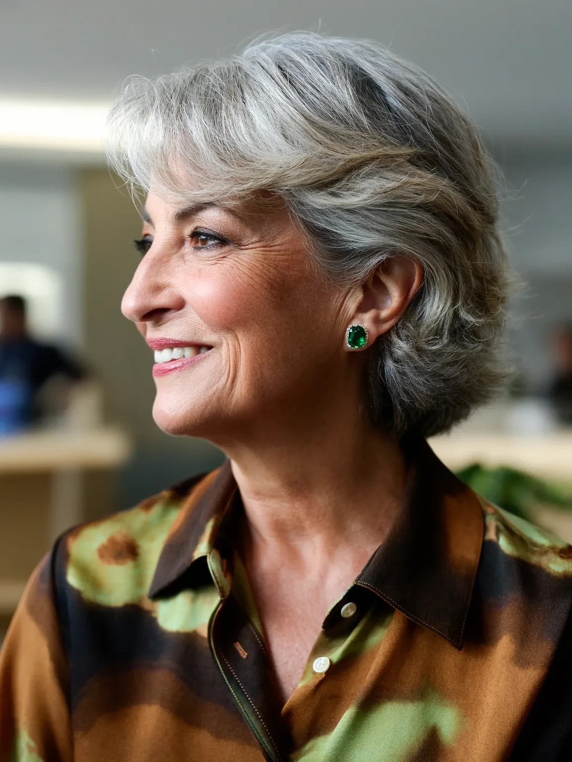 Soft Short Layers with Silver Frost Hue